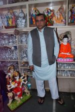Paresh Rawal sells Ganesh idols for the promotion of his film Oh My God on 7th Sept 2012 (24).JPG